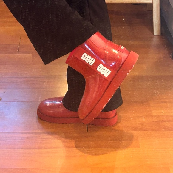 RED UGGS WATERPROOF - Picture 6 of 6